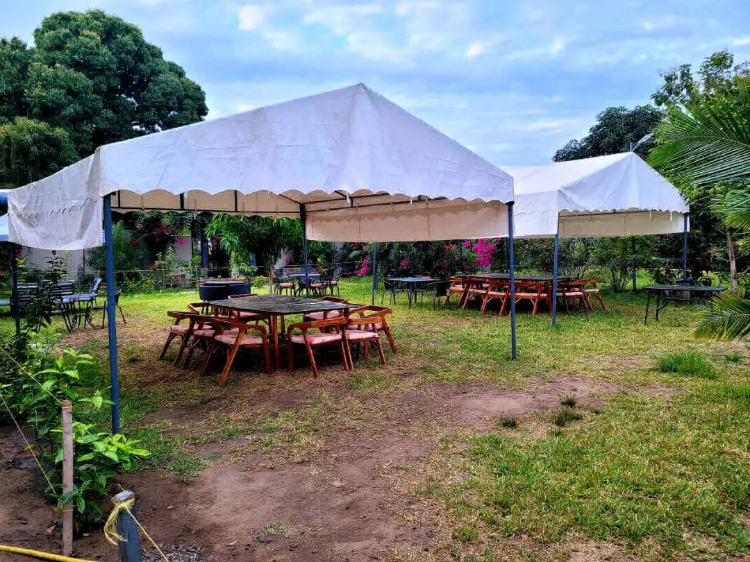 Gable Tent (Turubai ya Mgongo wa Tembo) thumbnail 5