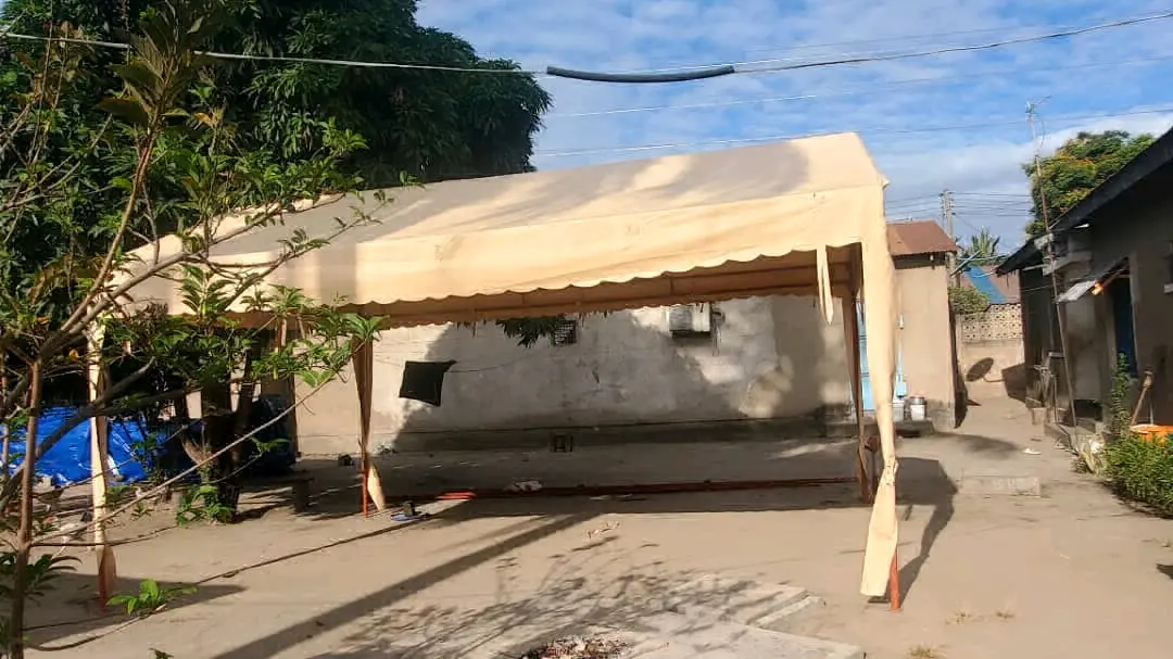 Gable Tent (Turubai ya Mgongo wa Tembo) thumbnail 6