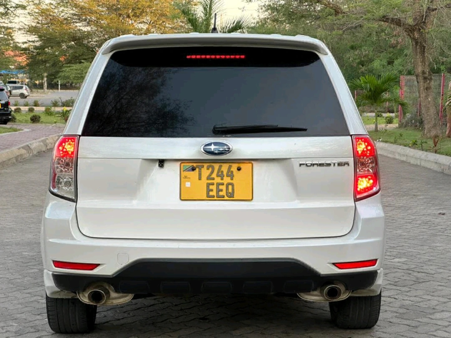 White 2009 Subaru Forester T244EEQ for Sale thumbnail 2