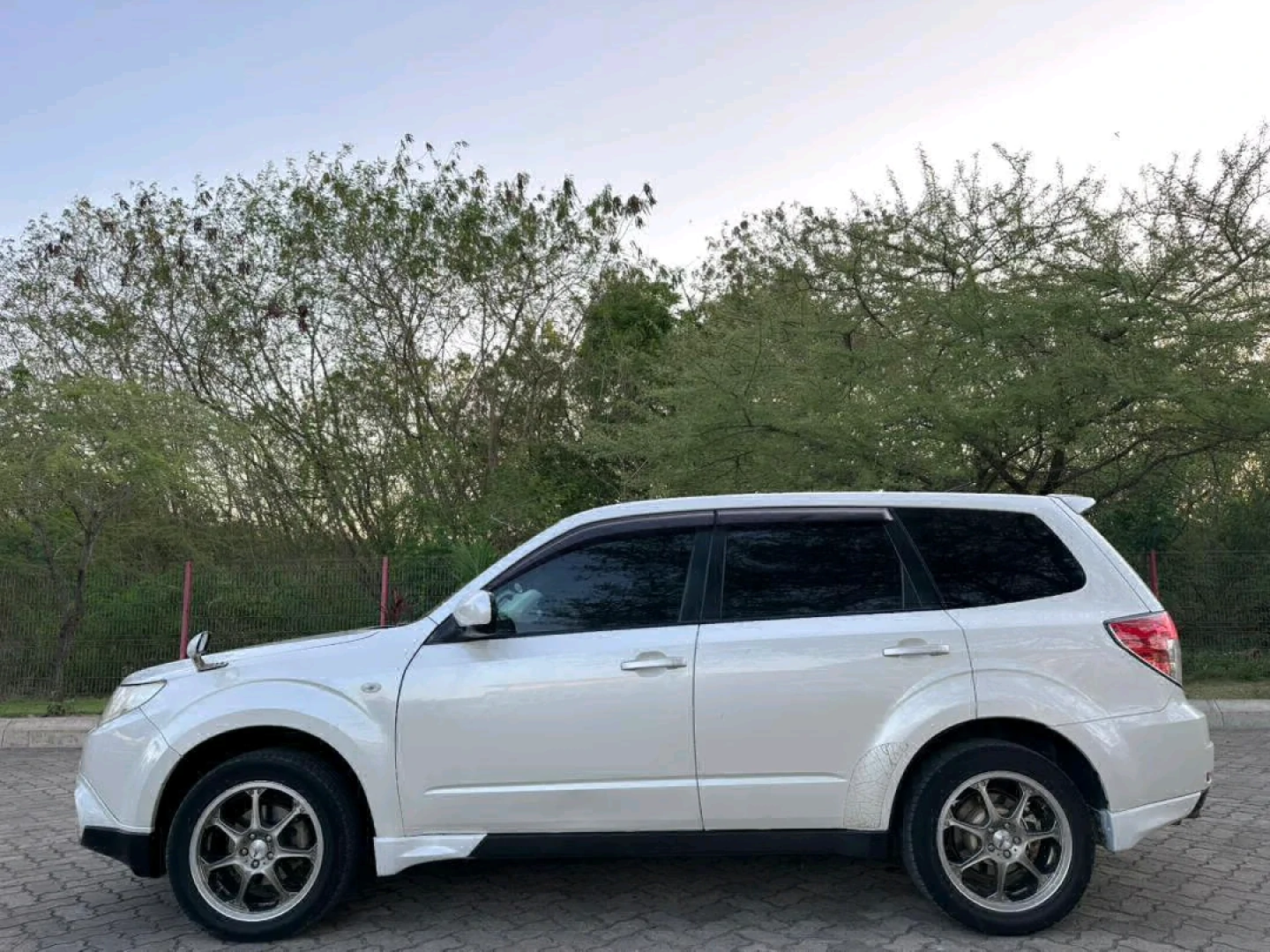 White 2009 Subaru Forester T244EEQ for Sale thumbnail 3