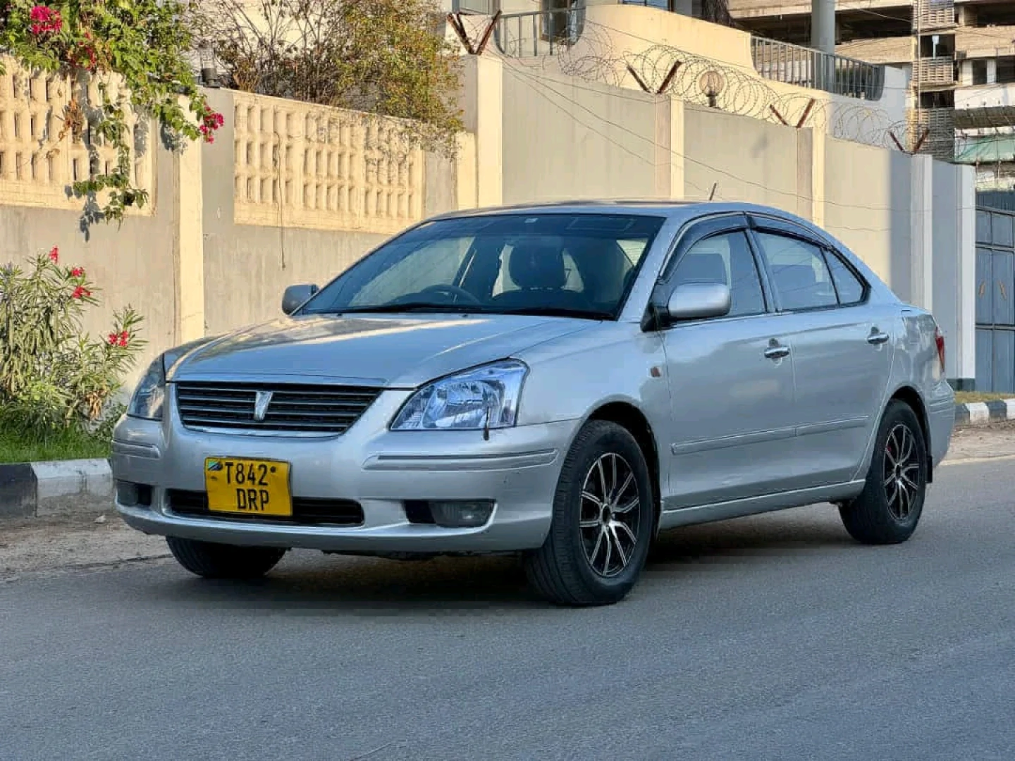 Silver 2004 Toyota Premio F Sedan (1490cc) thumbnail 4