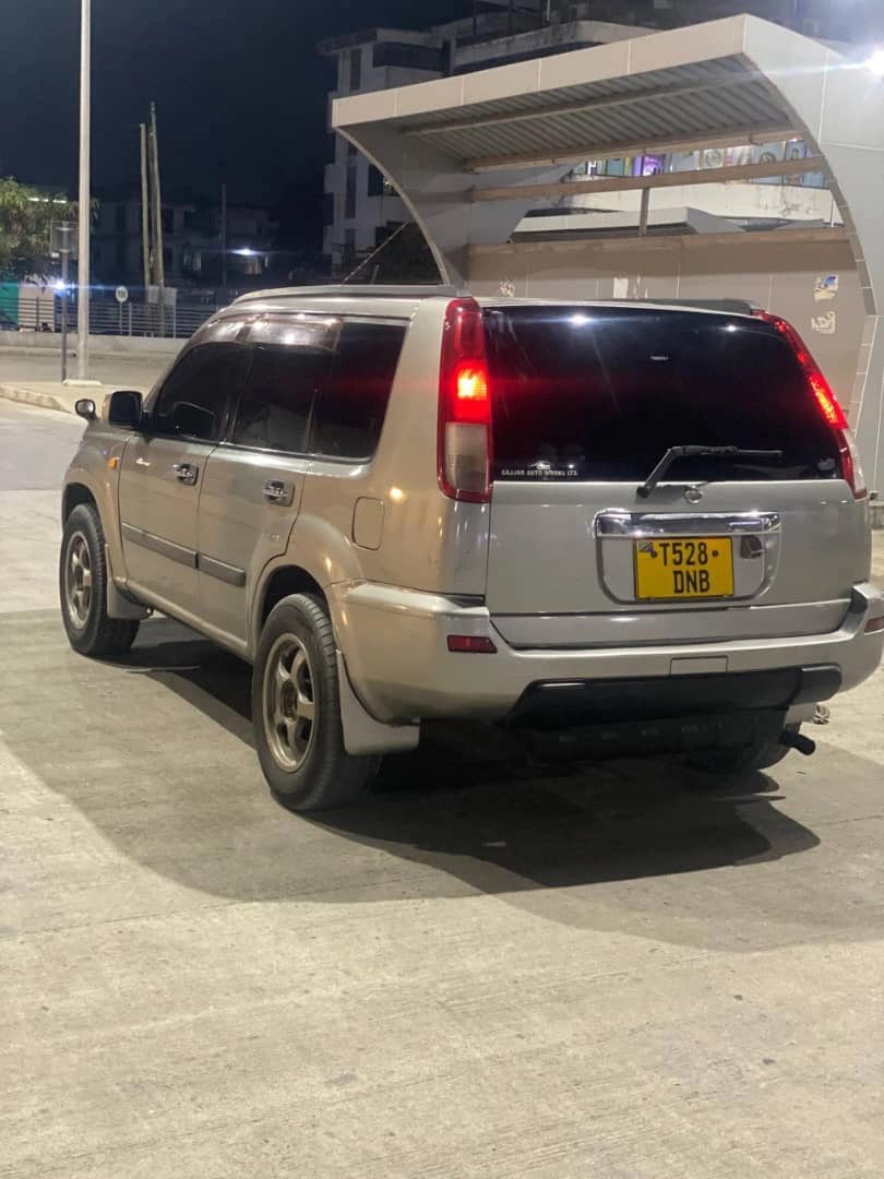Nissan X-Trail SUV 1990cc (10 Milion) thumbnail 5