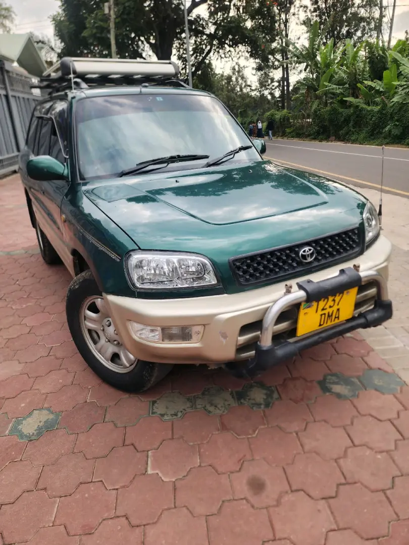 Toyota RAV4 Gari Mpya Arusha