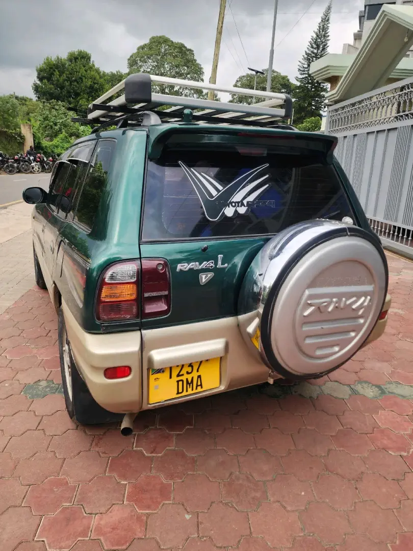 Toyota RAV4 Gari Mpya Arusha thumbnail 2