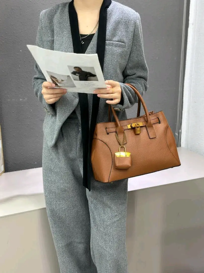 New Classic Women's Handbags thumbnail 9