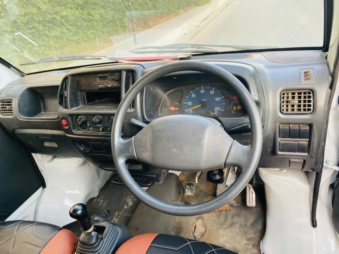 Suzuki Carry DAF Box Truck for Sale thumbnail 8