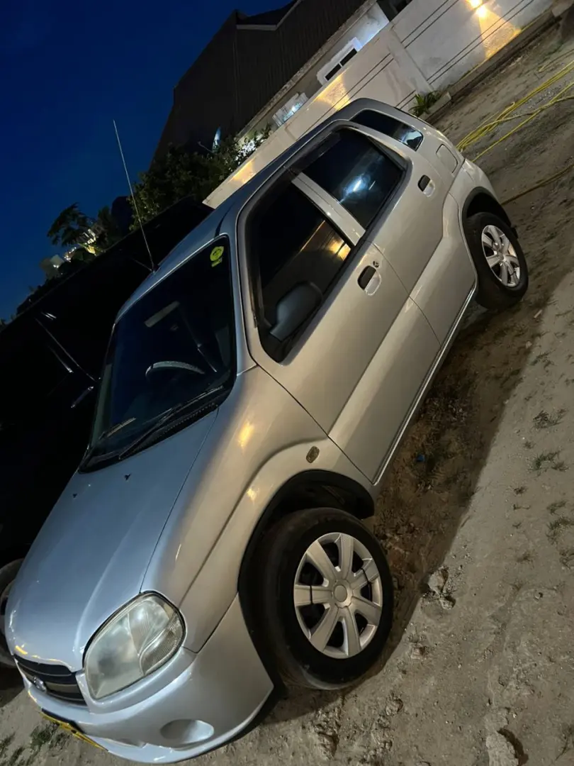Suzuki Swift 1290cc thumbnail 4