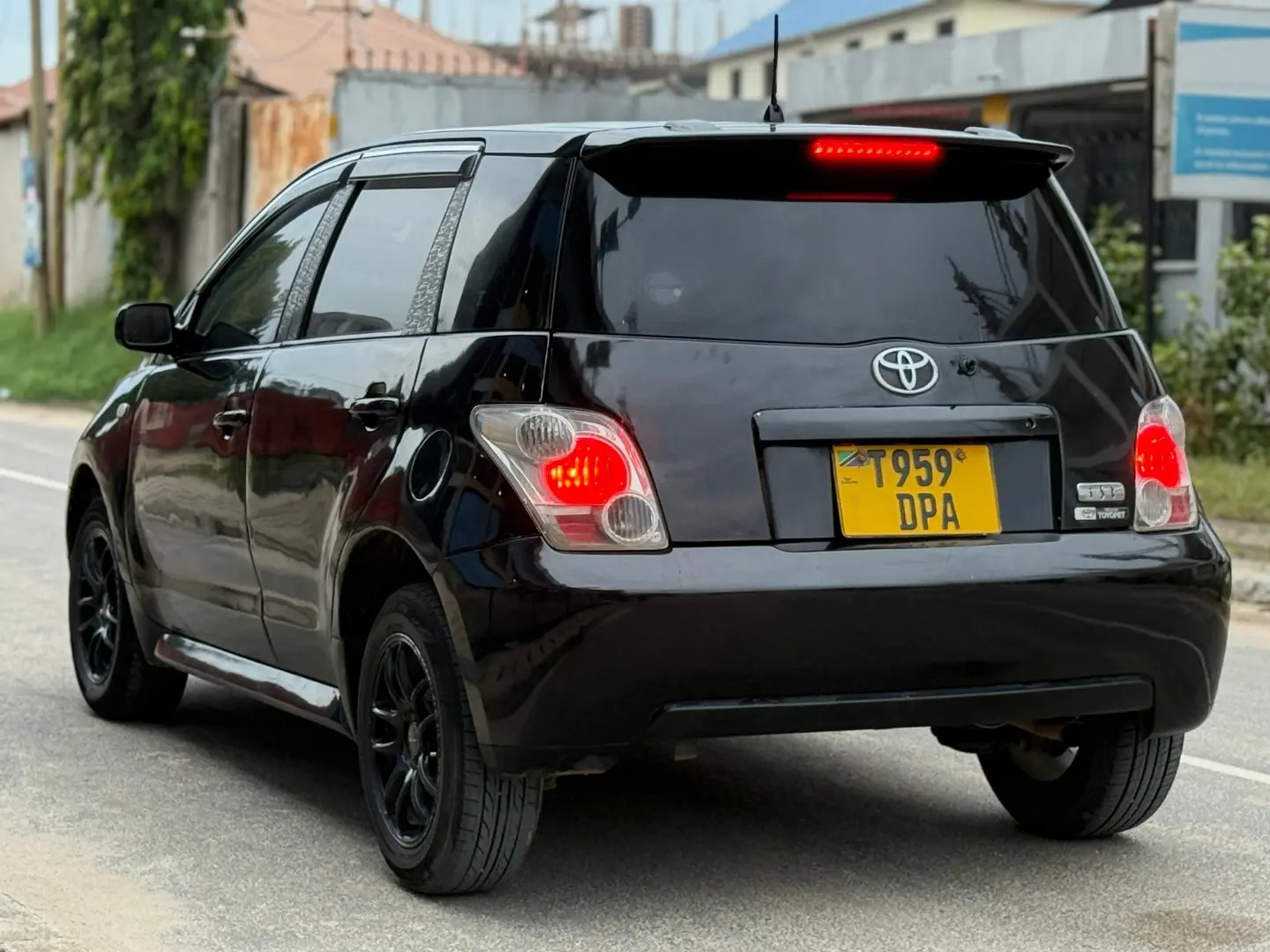 Toyota IST Black (DPA) thumbnail 4