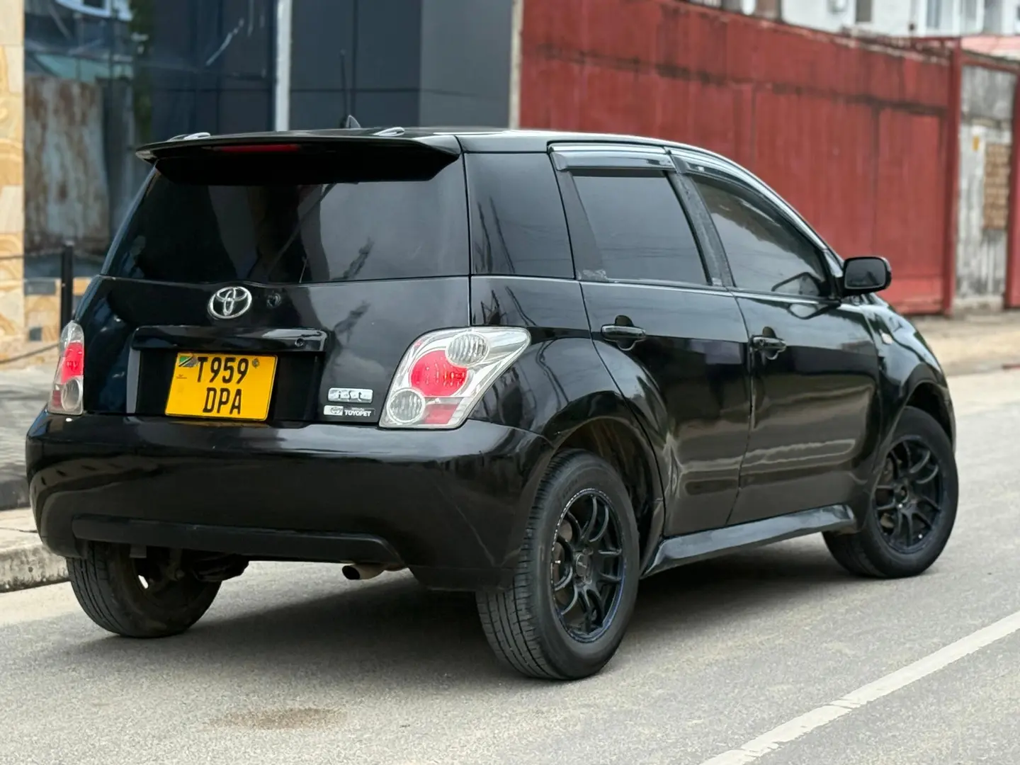 Toyota IST Black (DPA) thumbnail 5