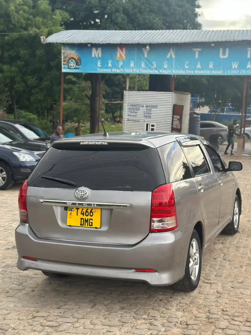 Toyota Wish 2006 thumbnail 2