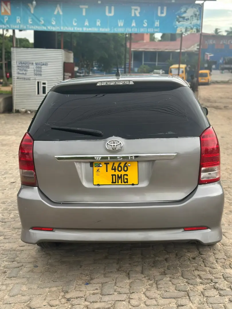 Toyota Wish 2006 thumbnail 3