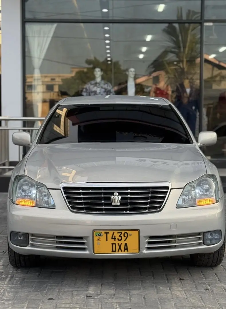 Toyota Crown Royal Saloon