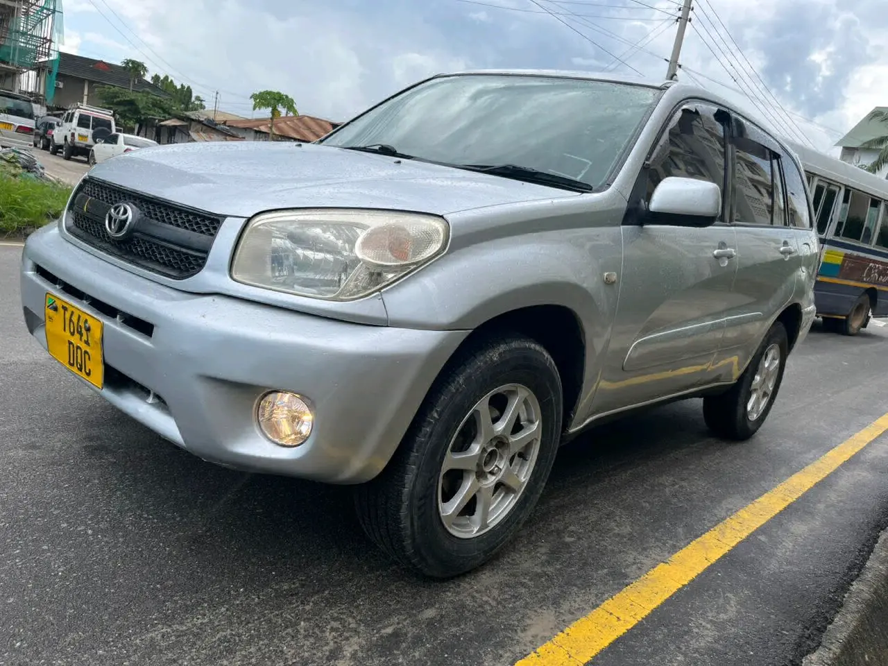 Silver Toyota RAV4 2003 (DQC) thumbnail 5