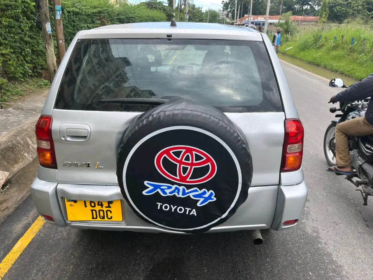 Silver Toyota RAV4 2003 (DQC) thumbnail 7