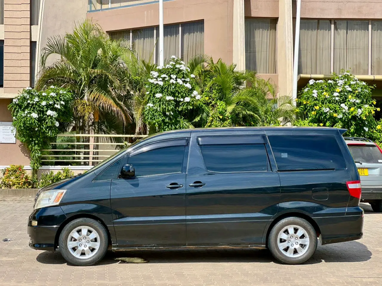 Toyota Alphard 2003 ELK thumbnail 4