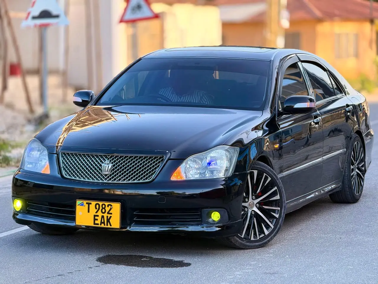 Toyota Crown Athlete 2005 (2490cc) - Exchange Allowed