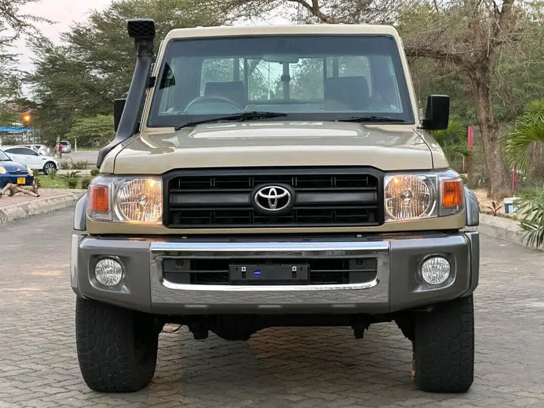 2017 Toyota Land Cruiser Pickup 1HZ