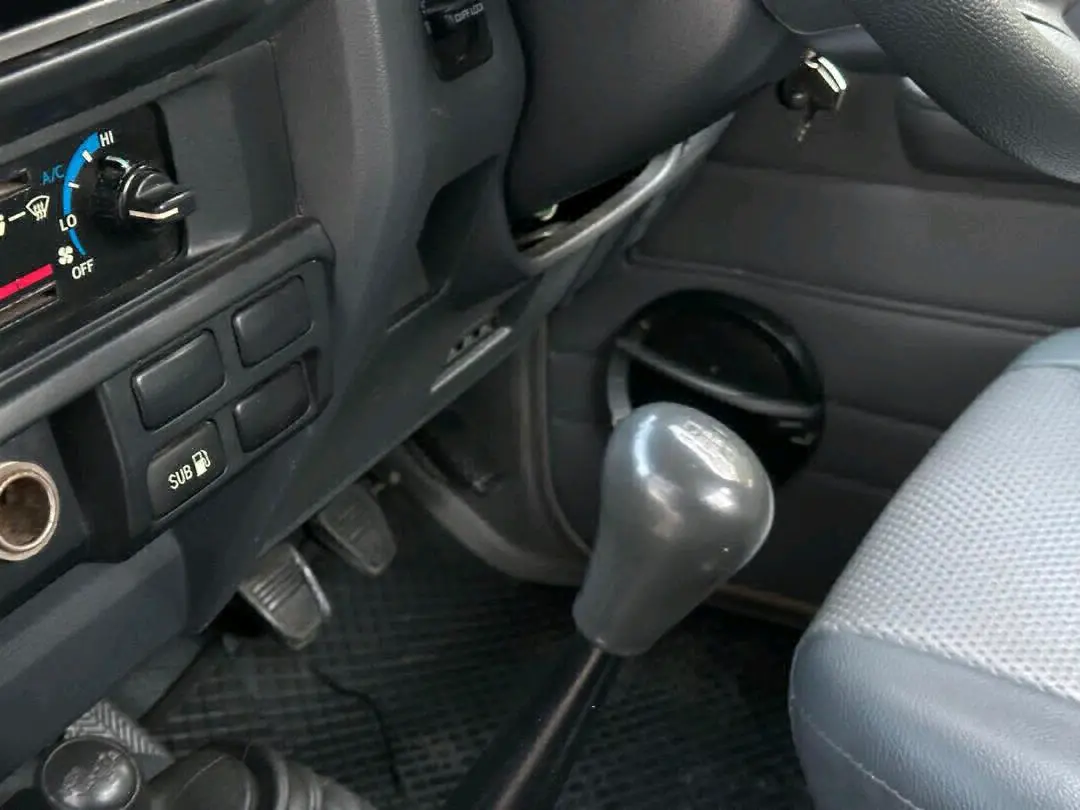 2017 Toyota Land Cruiser Pickup 1HZ thumbnail 8
