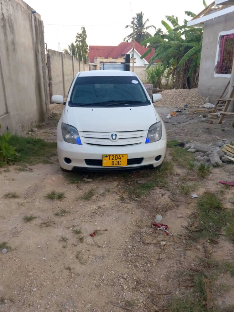 Toyota Ist DJC Full AC 1290 CC
