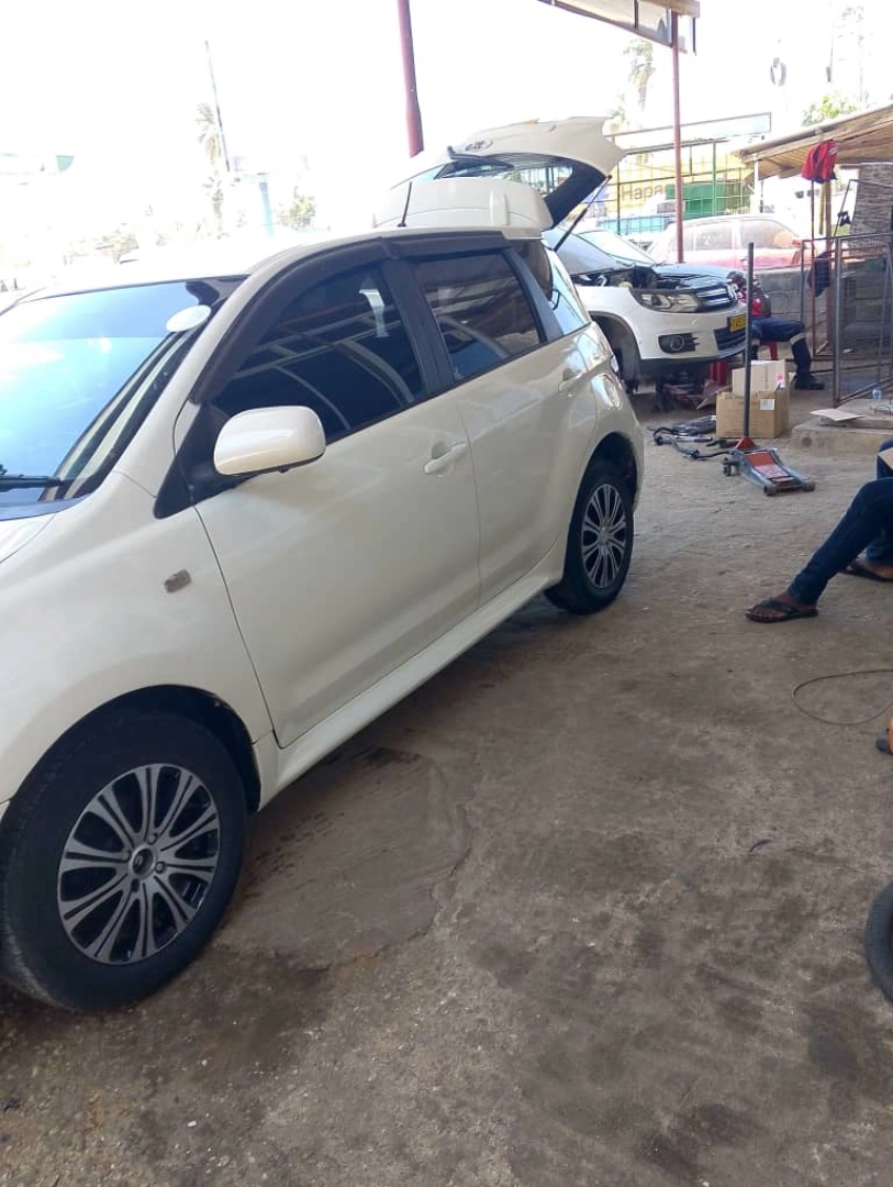 Toyota Ist DJC Full AC 1290 CC thumbnail 2