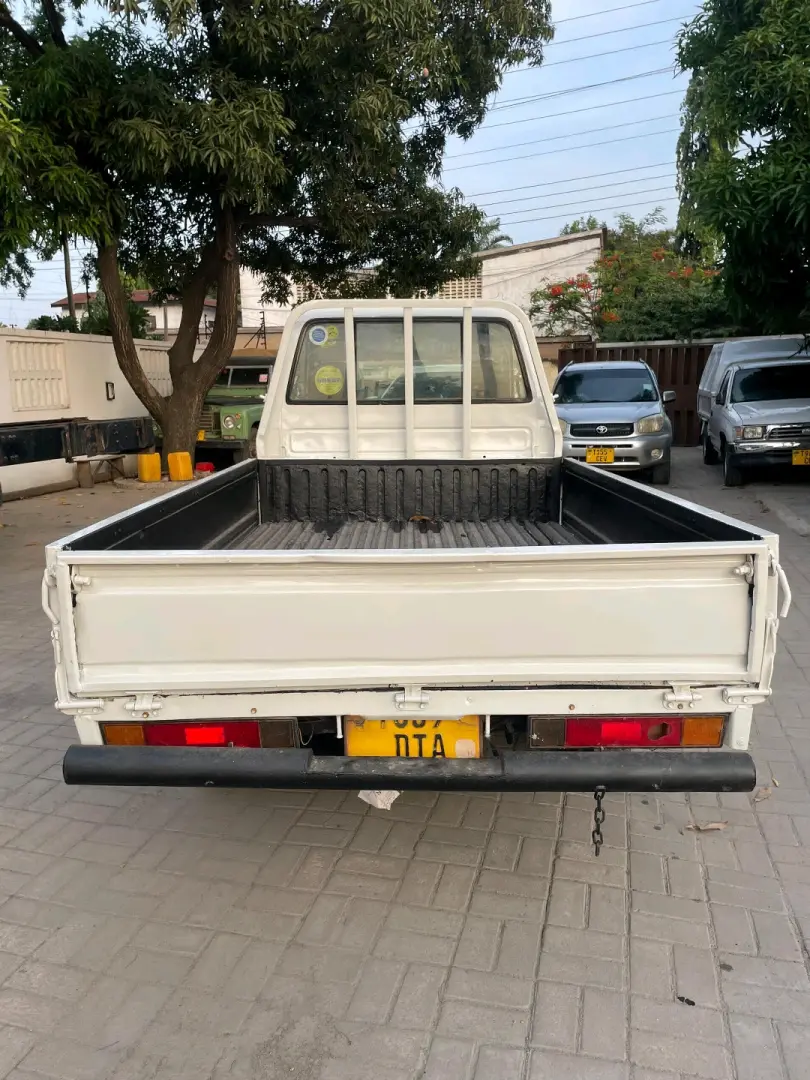 Toyota Town Ace Pickup Truck for Sale thumbnail 3