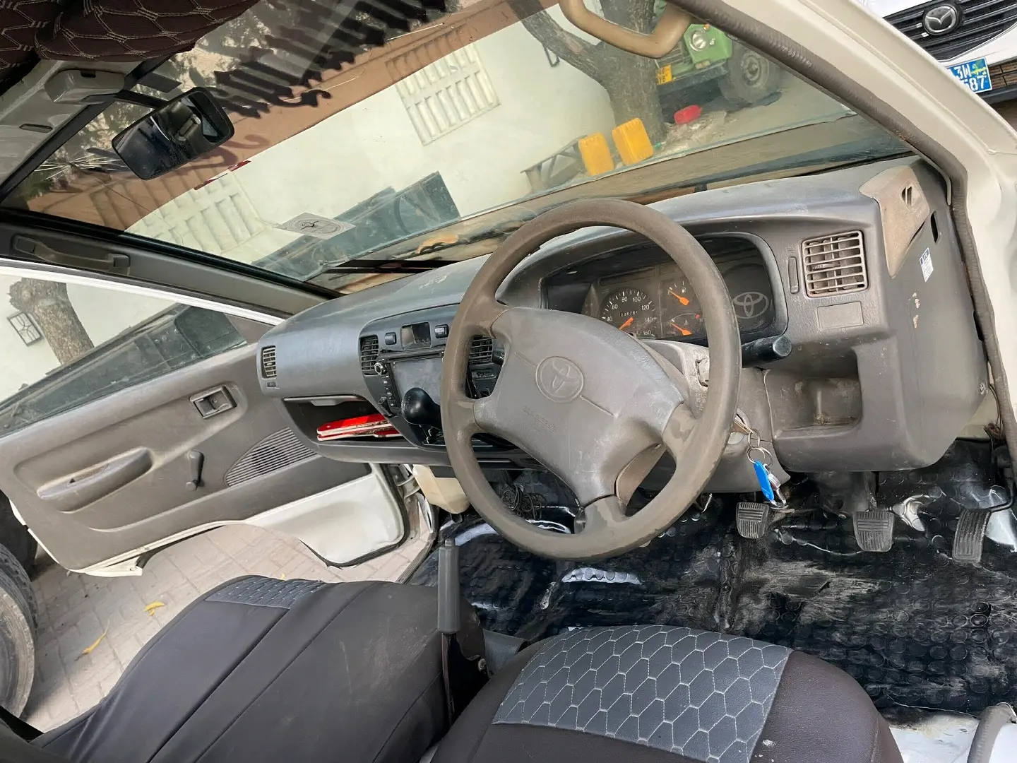 Toyota Town Ace Pickup Truck for Sale thumbnail 5