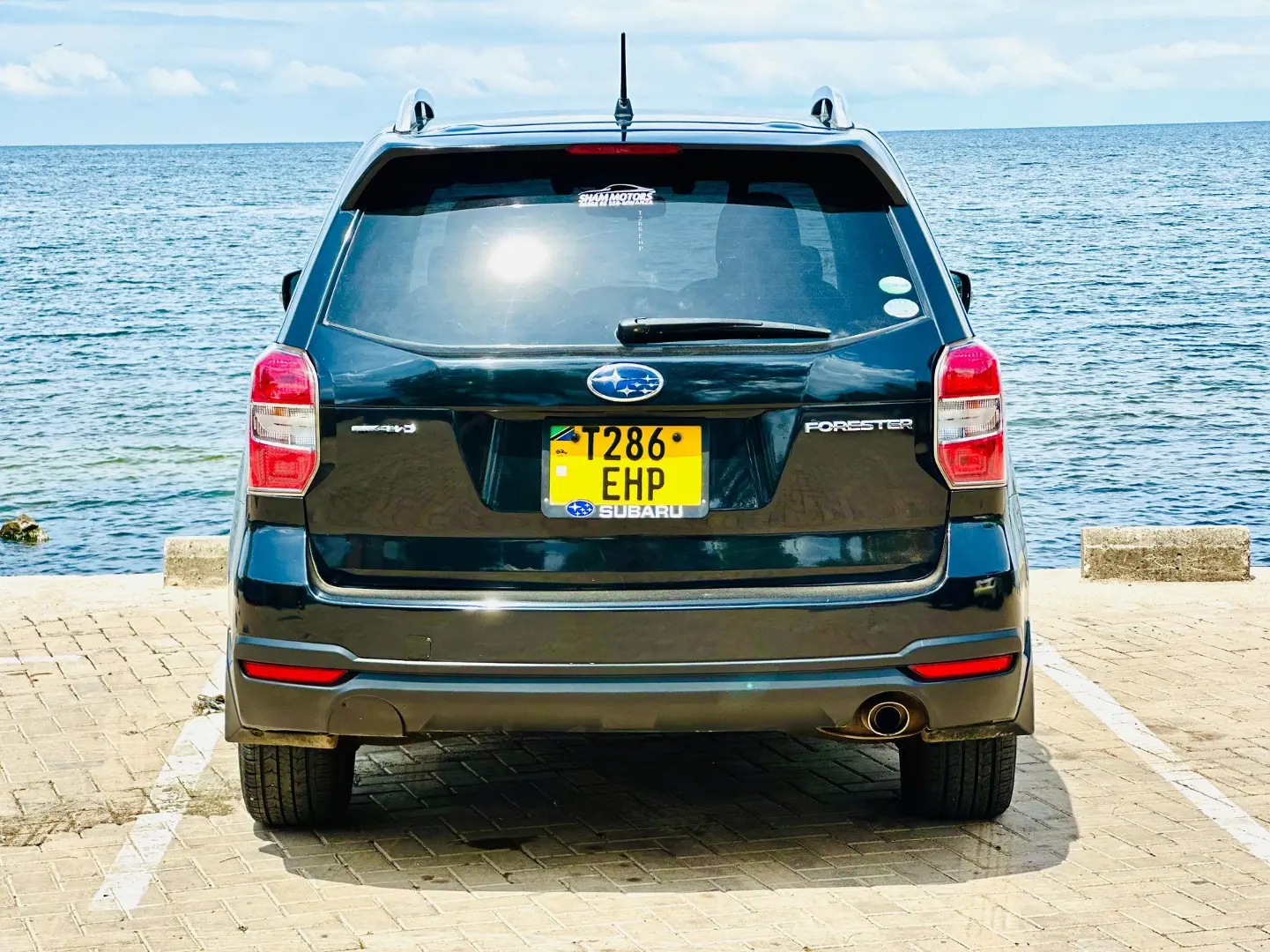 Black Subaru Forester 2013, 1990cc thumbnail 4