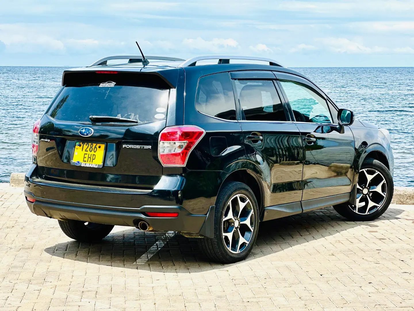 Black Subaru Forester 2013, 1990cc thumbnail 6
