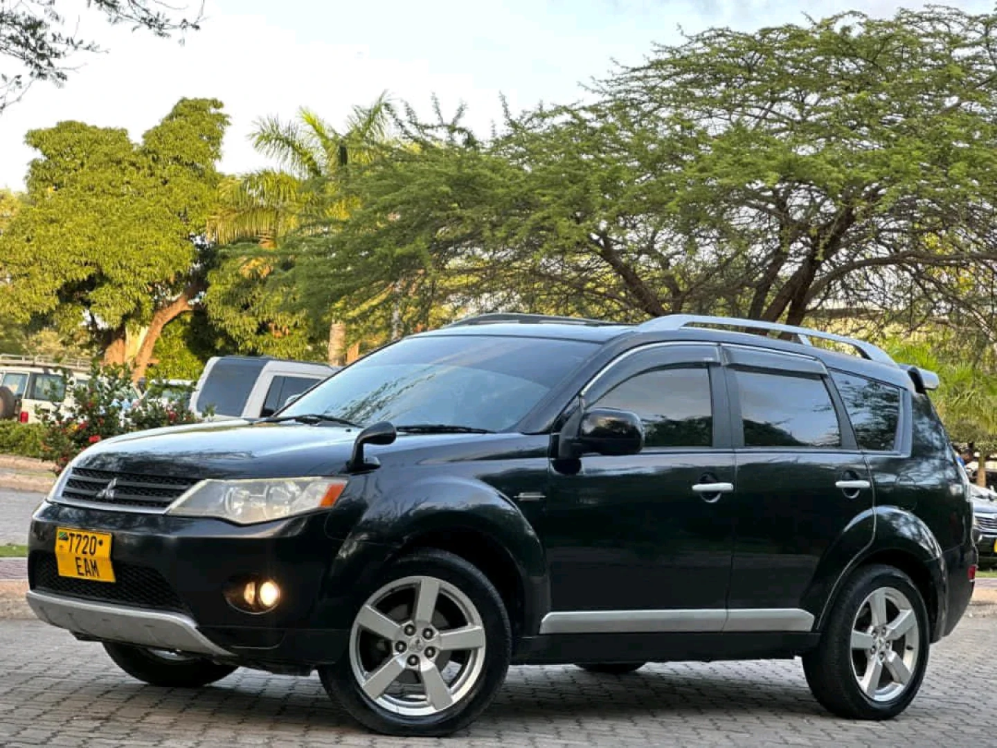 Mitsubishi Outlander SUV 2008 Reg EAM thumbnail 3