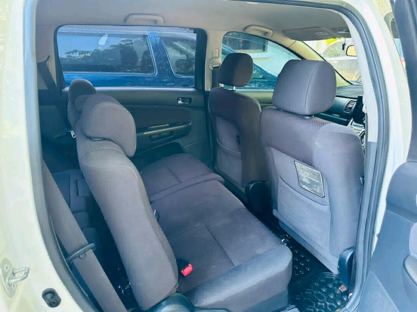 Toyota Premio F 2005 Silver - Low Mileage