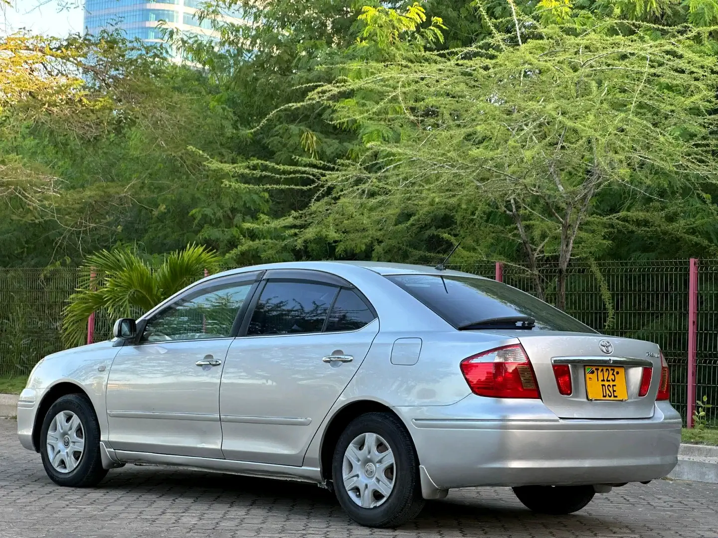 Toyota Premio F 2005 Silver - Low Mileage thumbnail 5