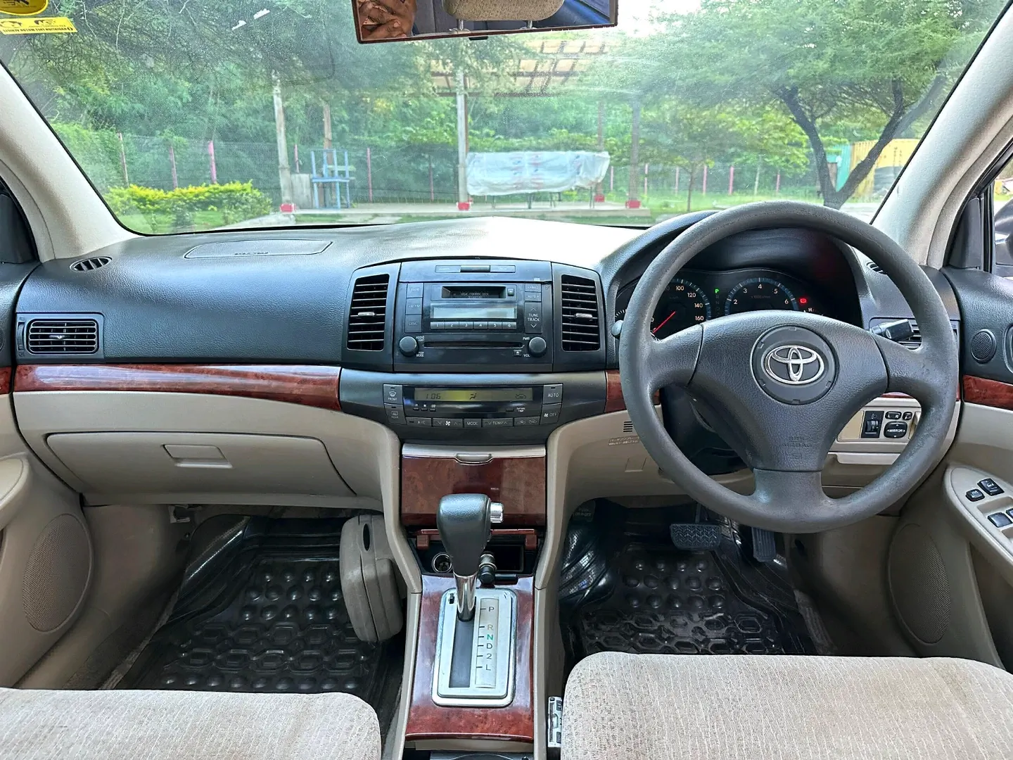 Toyota Premio F 2005 Silver - Low Mileage thumbnail 8