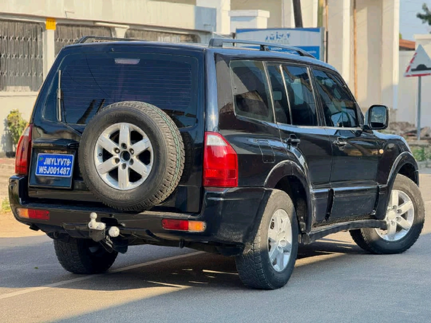Mitsubishi Pajero 2005 SUV 3.0L Diesel thumbnail 3