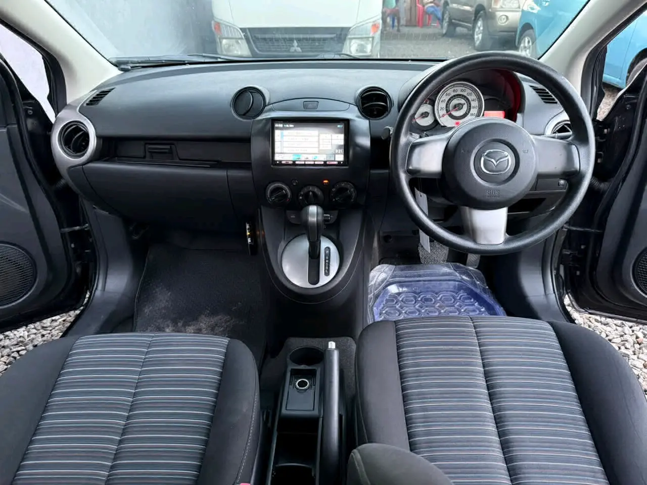 Mazda Demio 2010 thumbnail 5