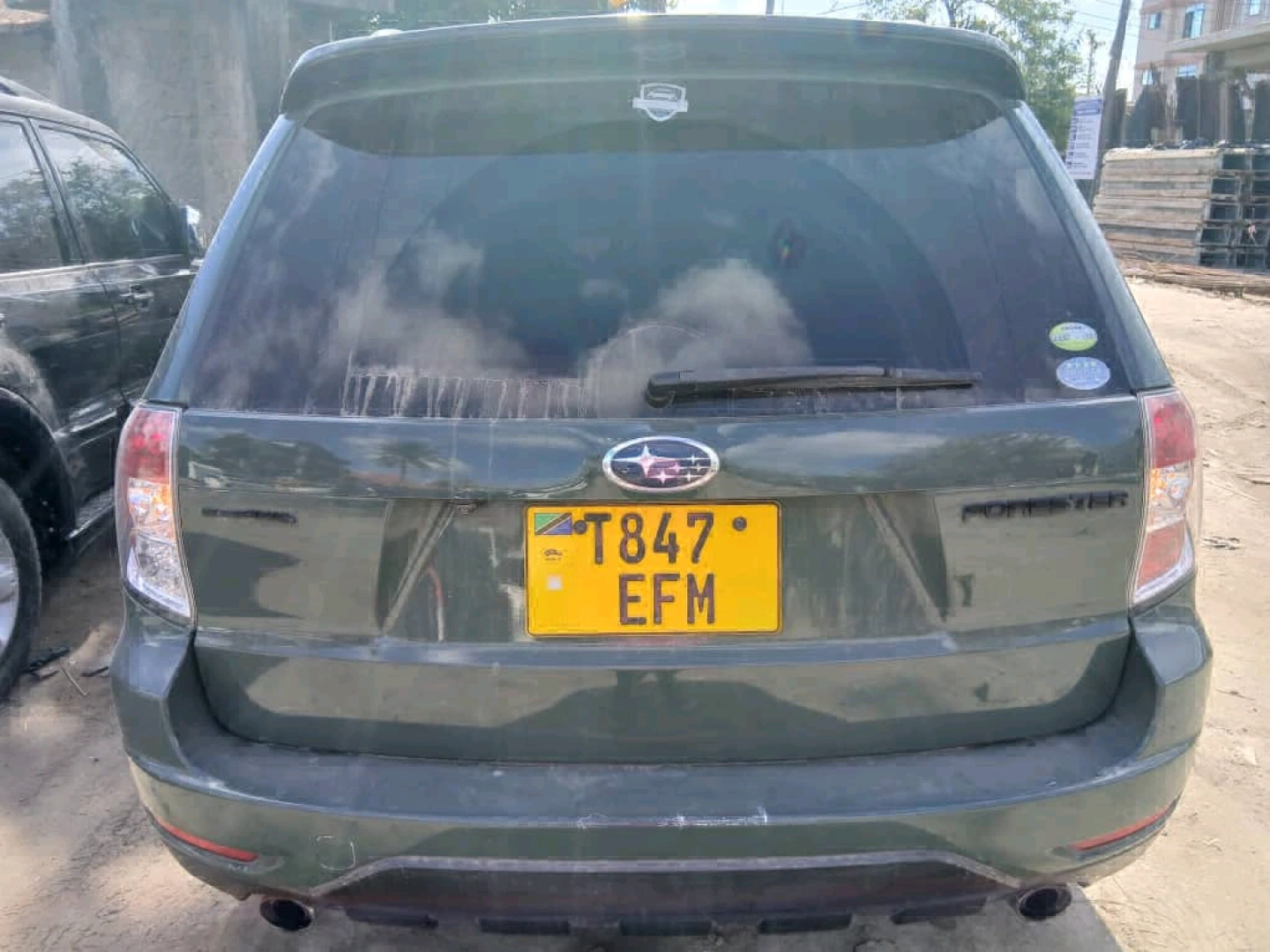 Dark Green Subaru Forester SUV thumbnail 2