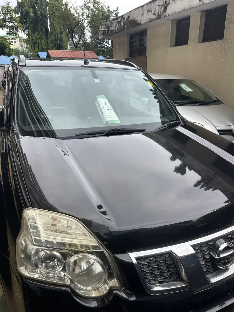 Nissan X-Trail 2011 thumbnail 2