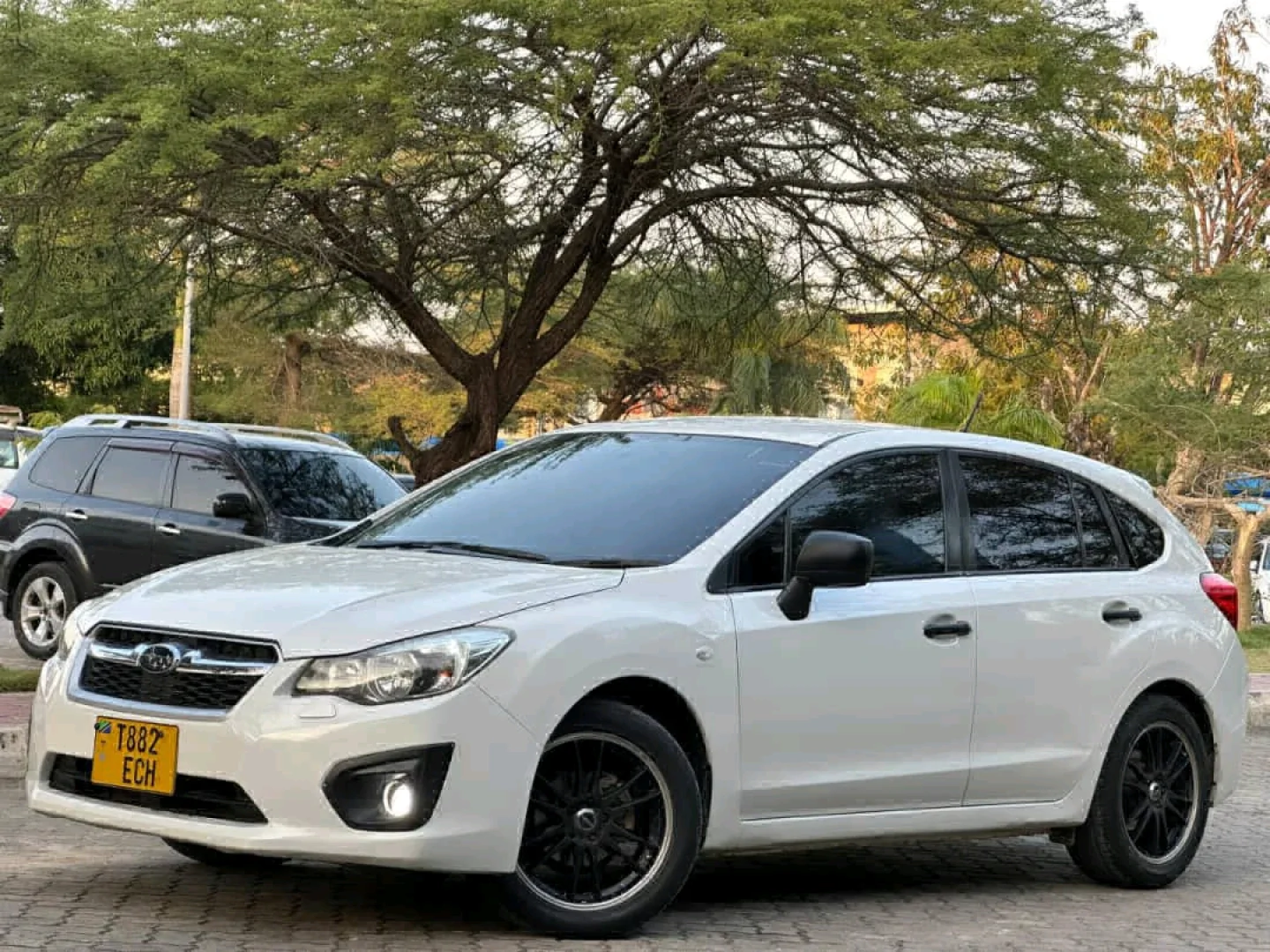 Subaru Impreza 2013 Pearl White for Sale DSM thumbnail 2