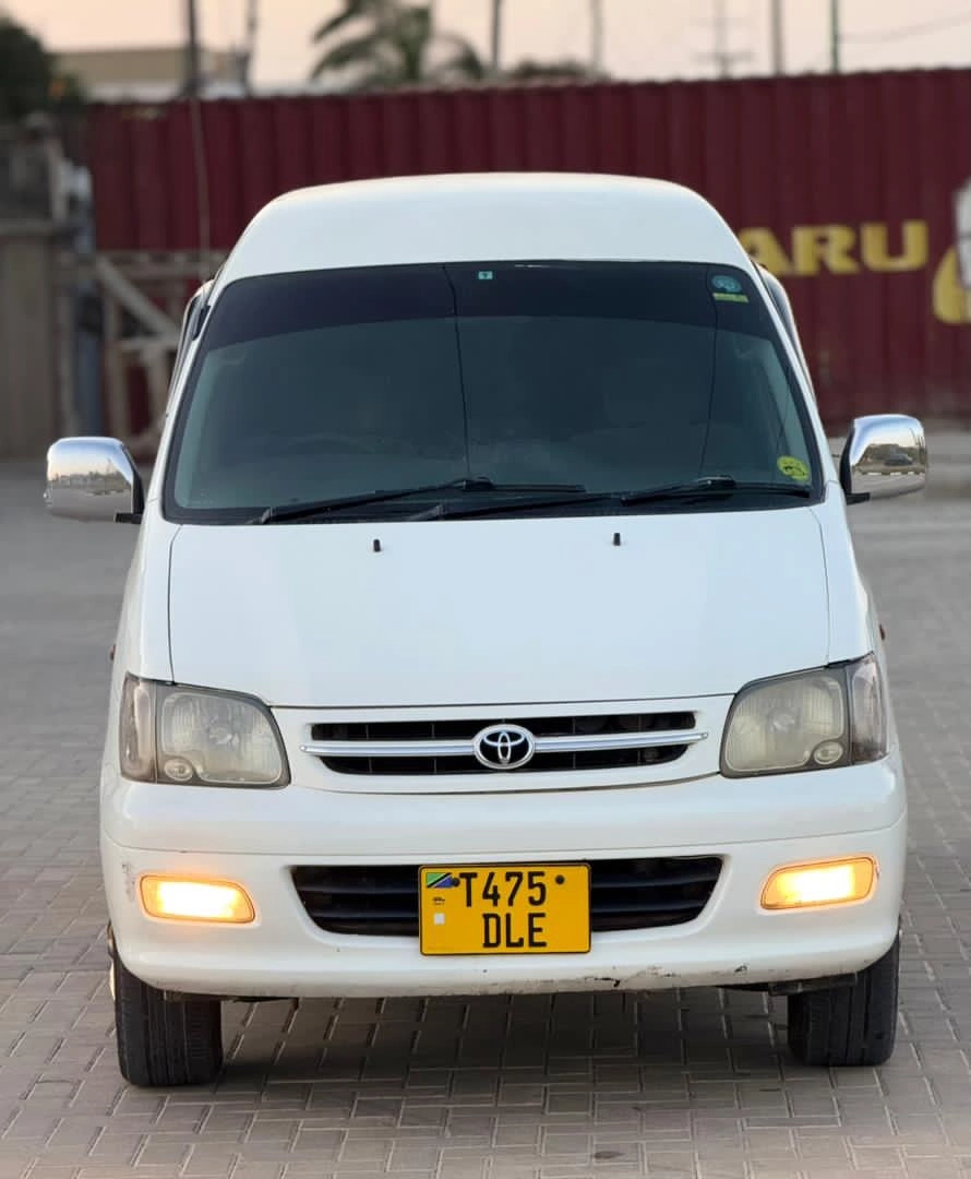 Used Toyota Noah SR40 Minivan Full AC