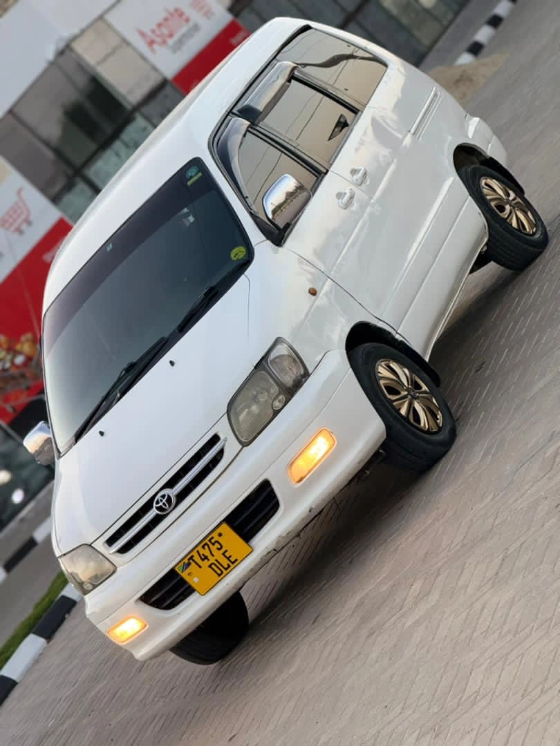 Used Toyota Noah SR40 Minivan Full AC thumbnail 7