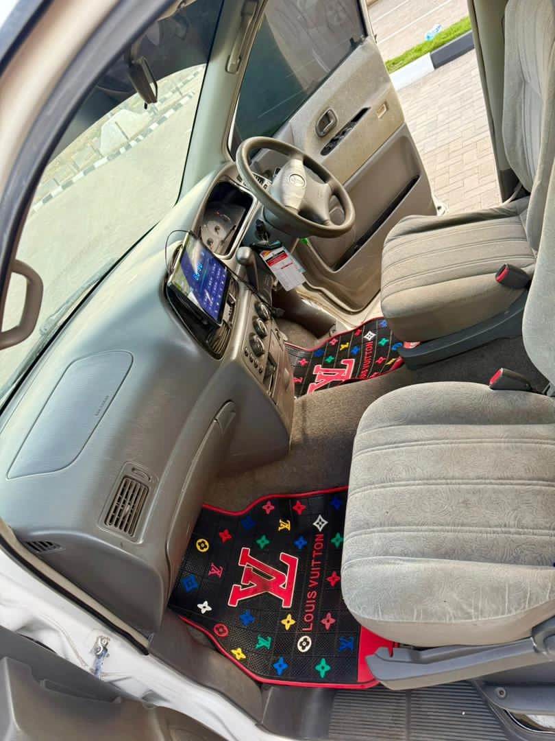 Used Toyota Noah SR40 Minivan Full AC thumbnail 8