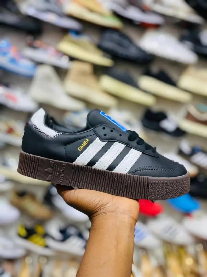 Sneakers za Watoto (Size 40-45) thumbnail 3