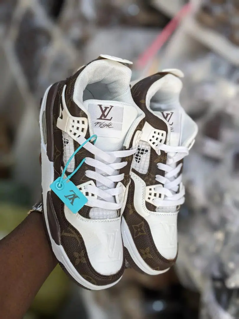 Sneakers za Watoto (Size 40-45) thumbnail 5