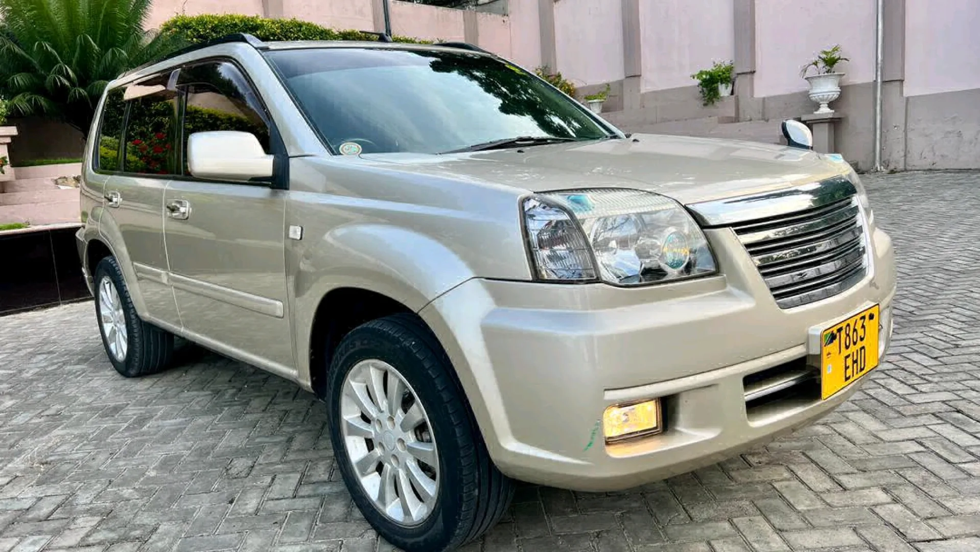 Nissan X-Trail SUV T 863 EHD thumbnail 4