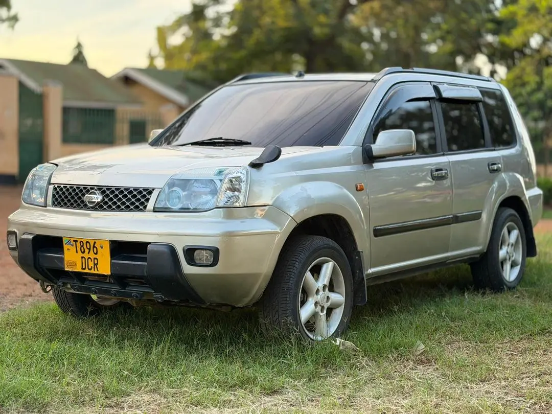 Nissan X-Trail thumbnail 2