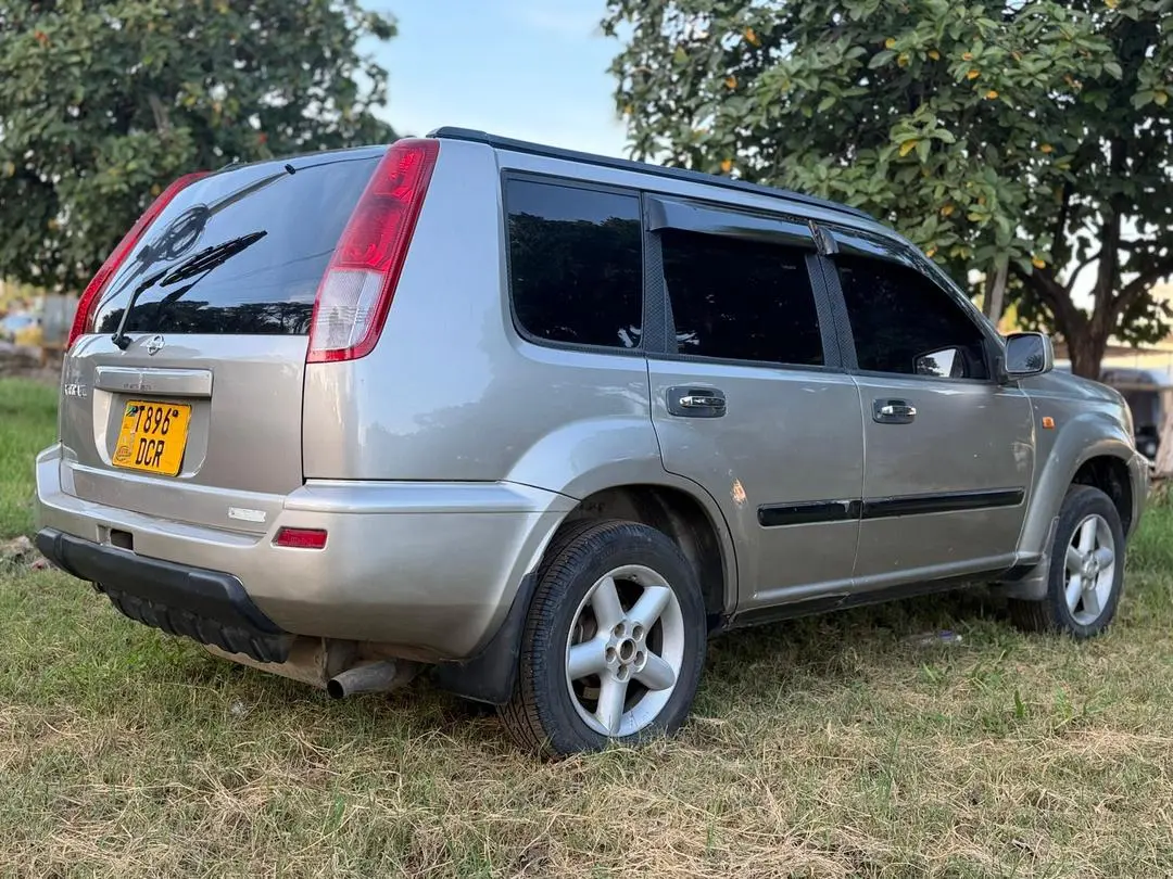 Nissan X-Trail thumbnail 4