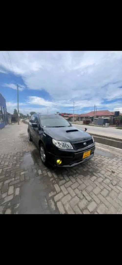 Subaru Forester 2010 Nyeusi na Android Radio thumbnail 3