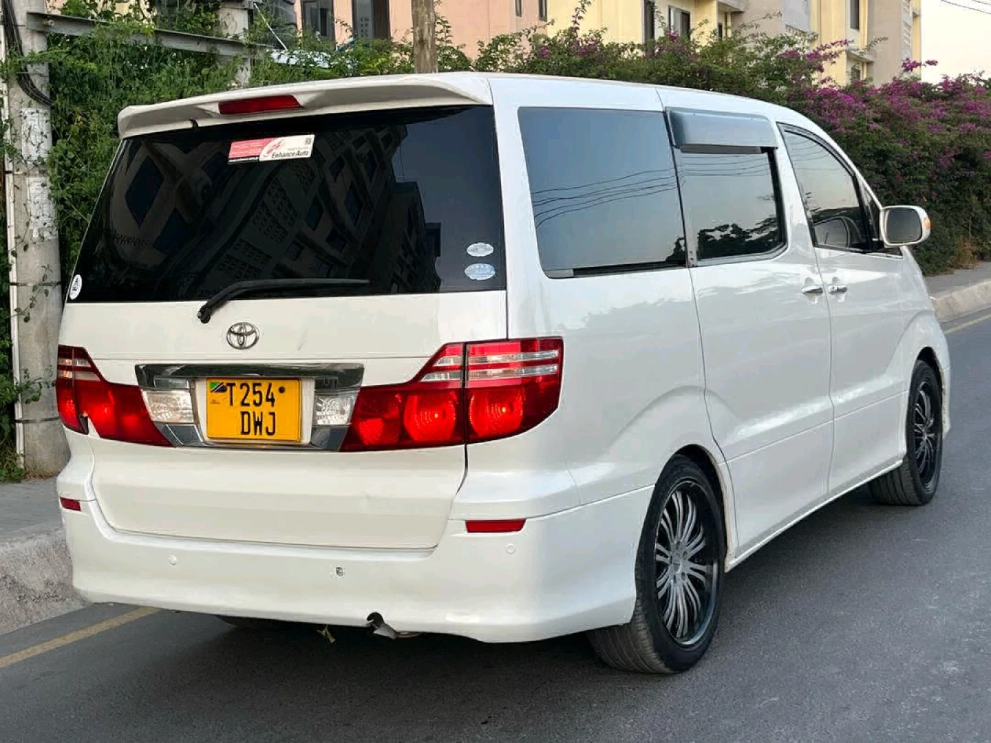 White Toyota Alphard Minivan thumbnail 5