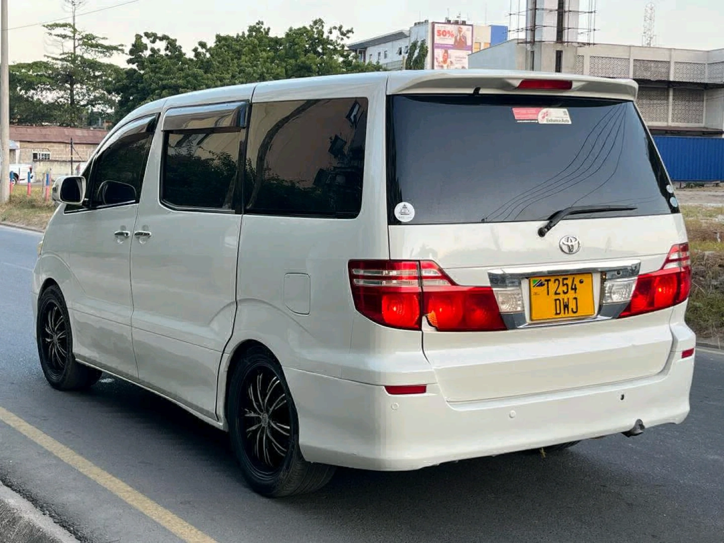 White Toyota Alphard Minivan thumbnail 6