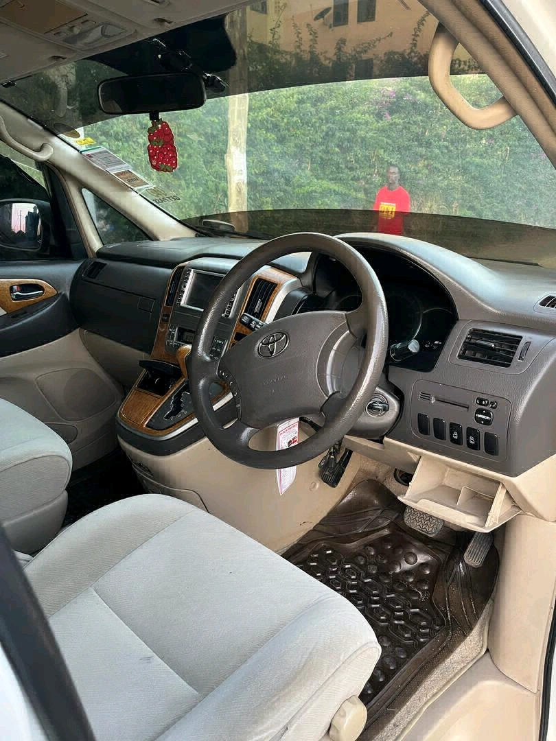 White Toyota Alphard Minivan thumbnail 7