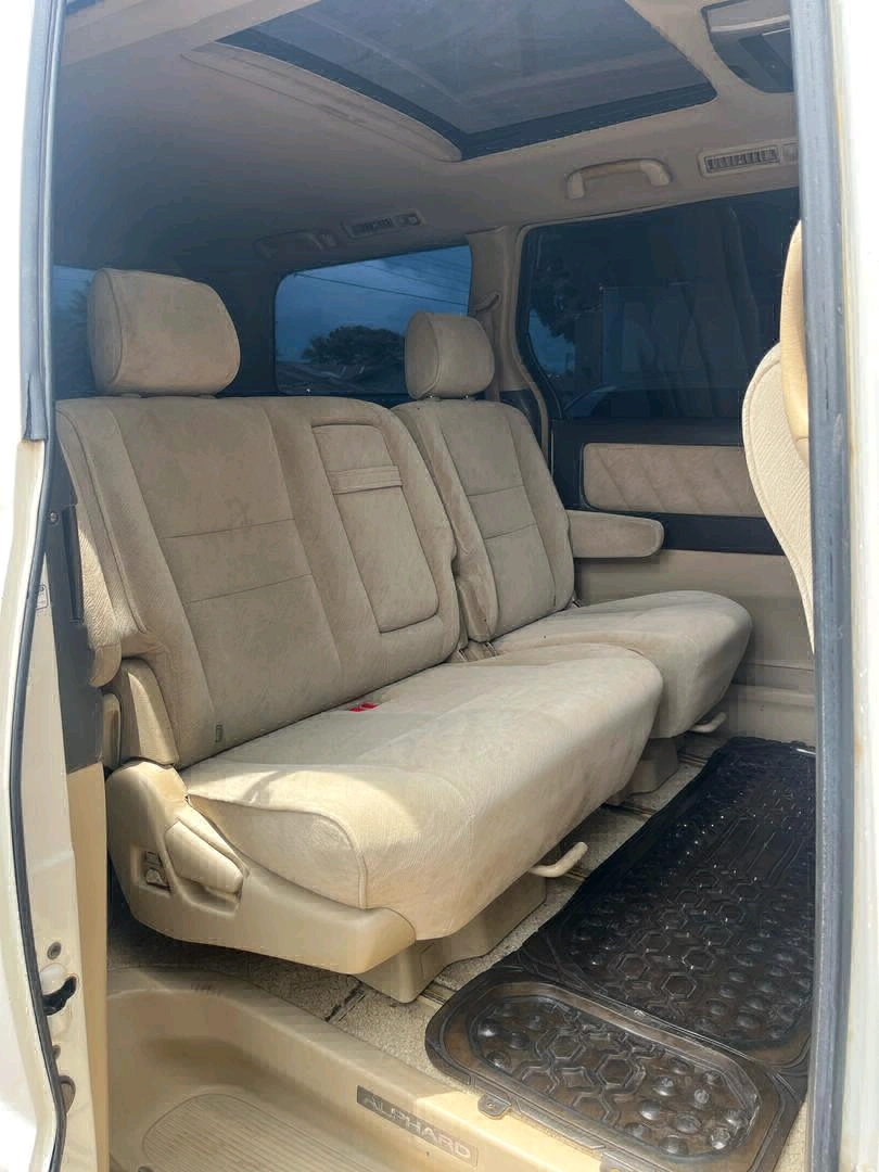 White Toyota Alphard Minivan thumbnail 8